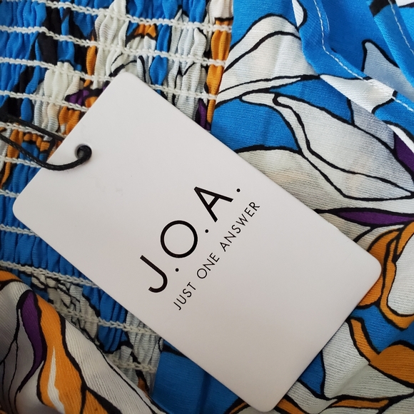 J.O.A. Lapa Blue Tie Front Smocked Crop Top - Picture 8 of 10